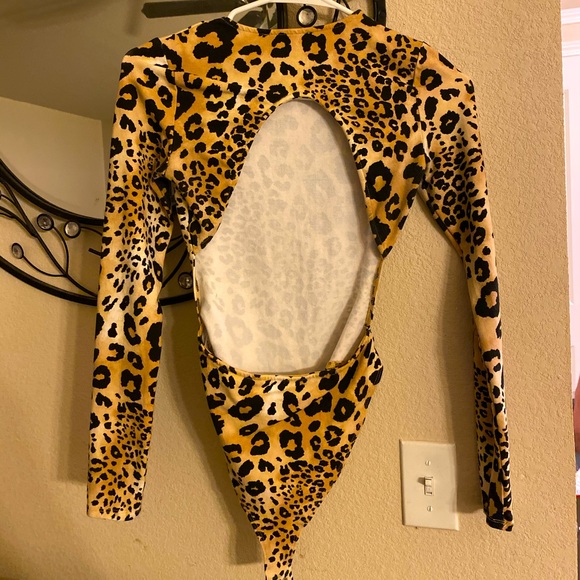 backless leopard long sleeve  bodysuit - Picture 2 of 2